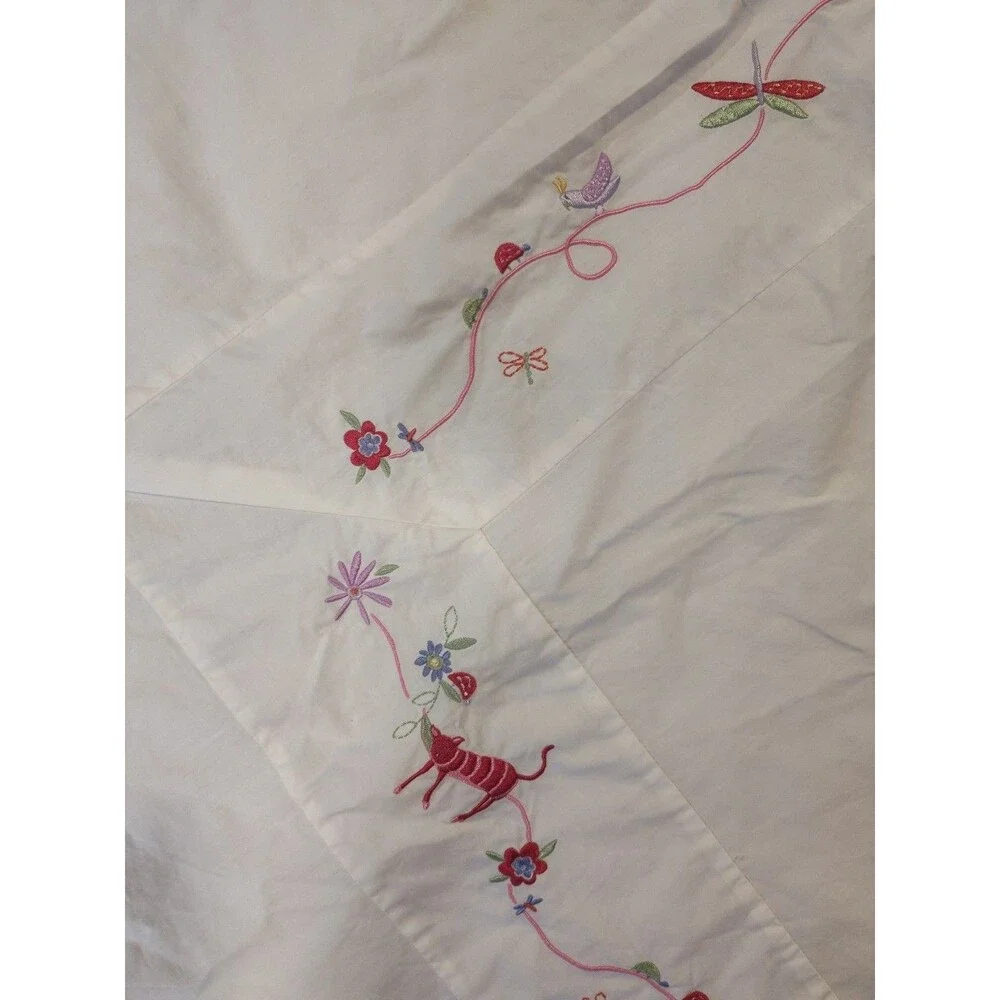 Pottery Barn kids Duvet Cover 100% Cotton White with Pink Embroidery Twin 85x62